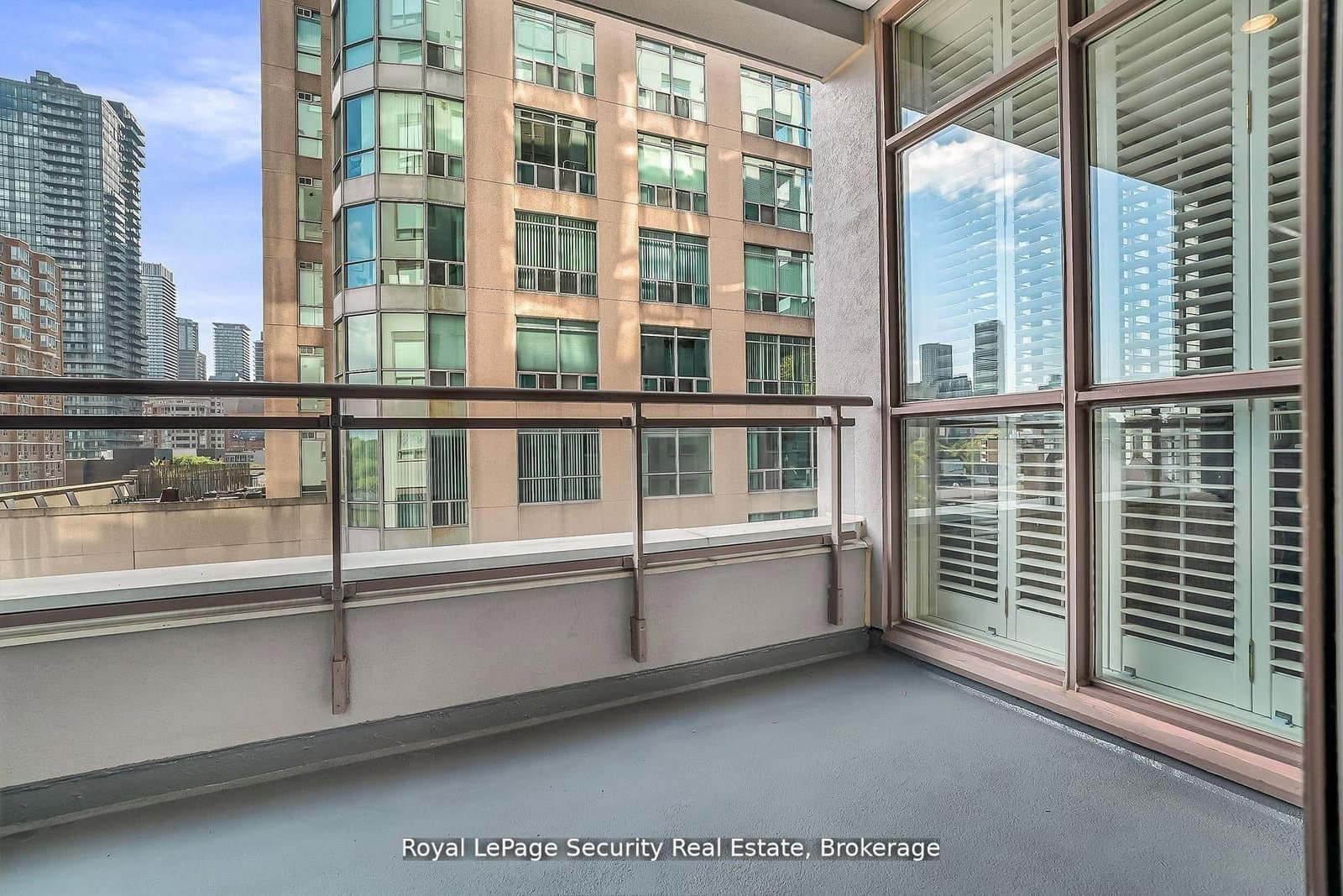 980 Yonge Street, Unit 403 thumbnail 32