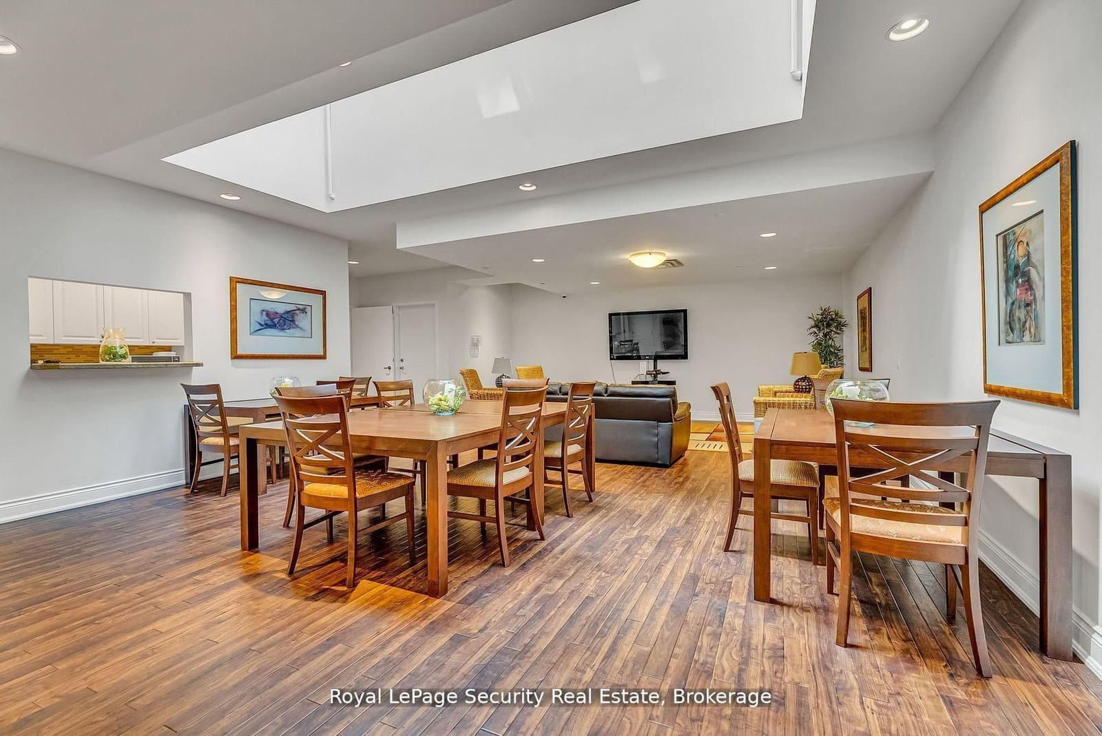 980 Yonge Street, Unit 403 thumbnail 35