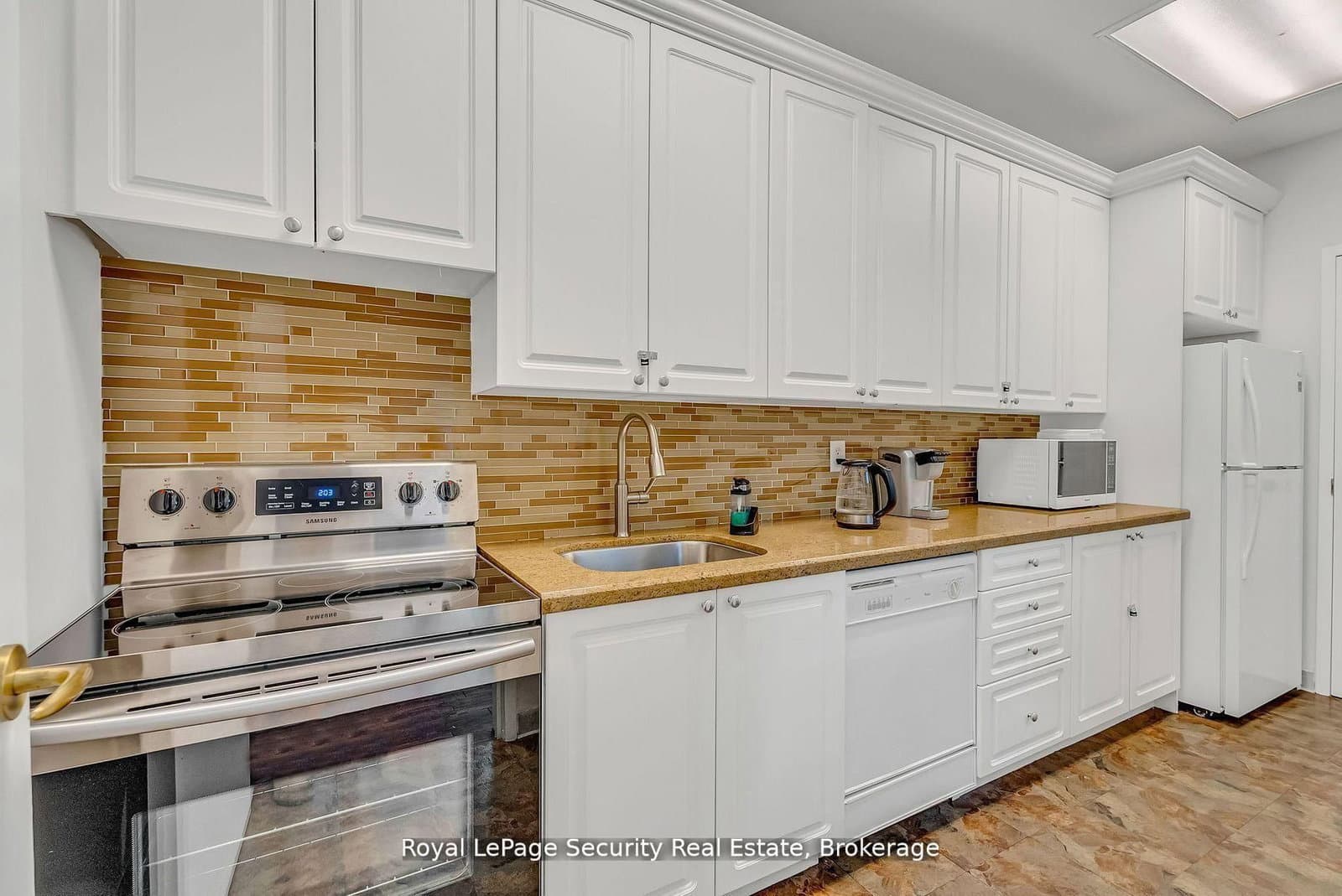 980 Yonge Street, Unit 403 thumbnail 36