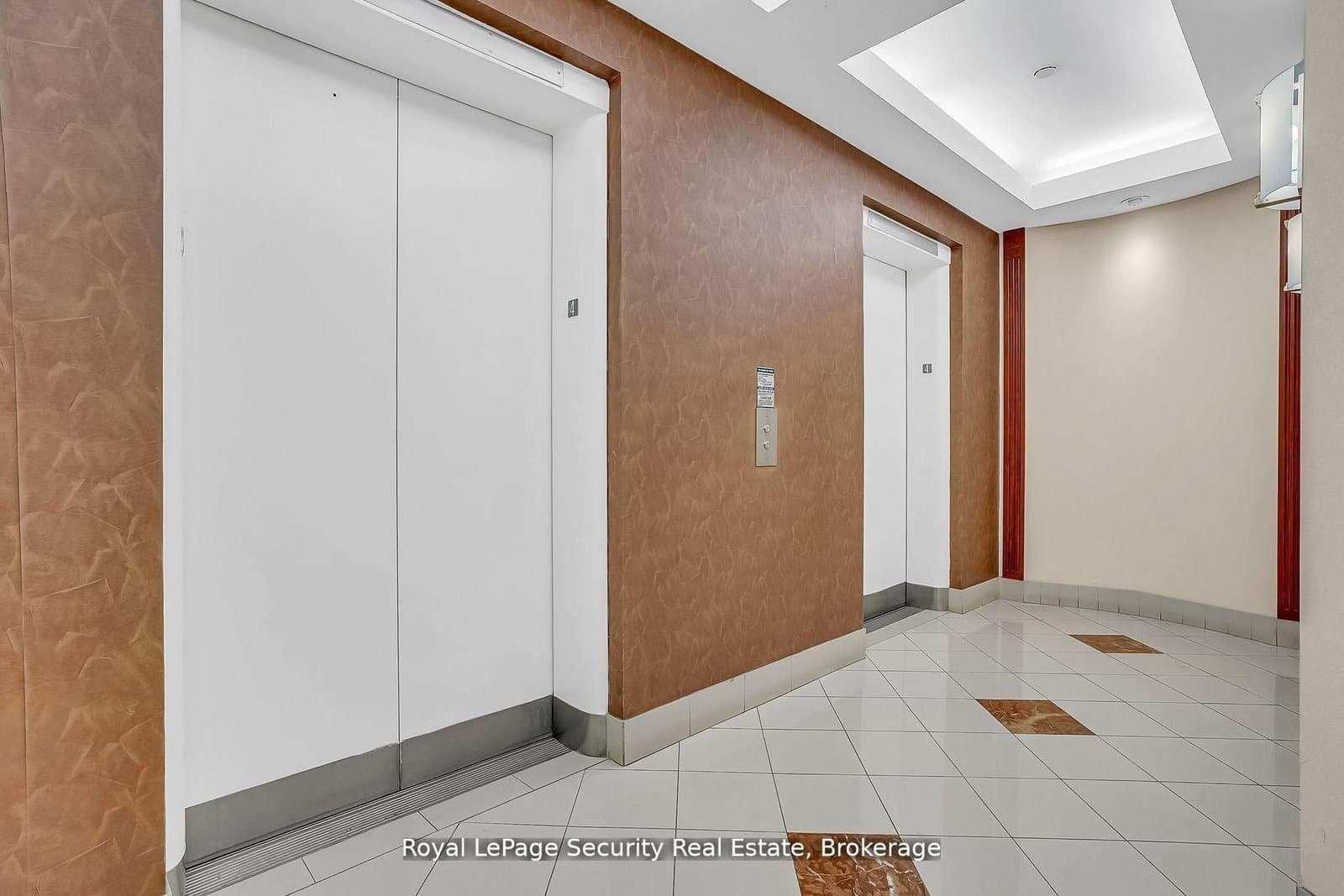 980 Yonge Street, Unit 403 thumbnail 5