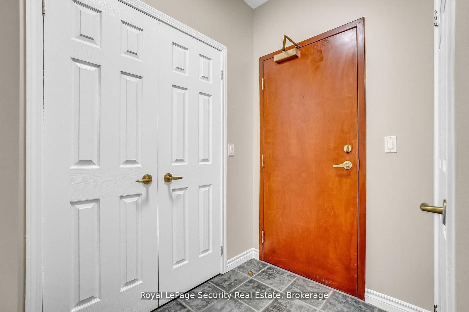 980 Yonge Street, Unit 403 thumbnail 8