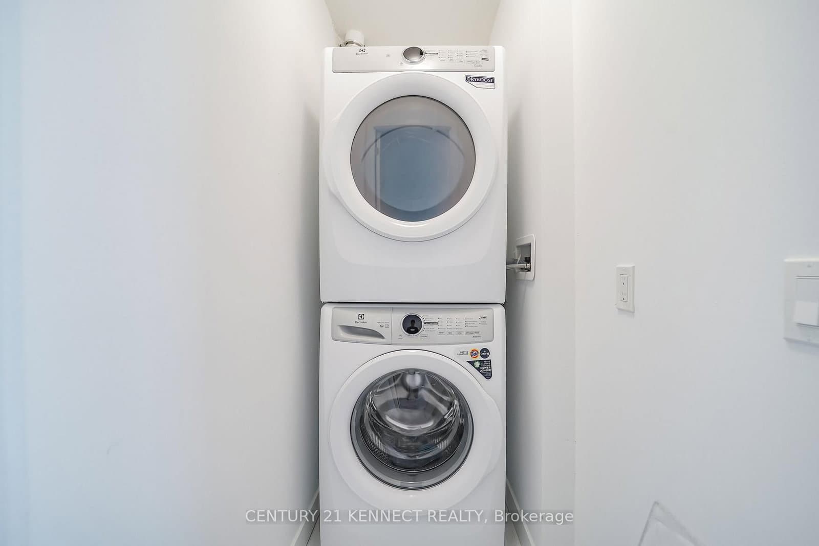 7 Golden Lion Heights, Unit 826 thumbnail 15