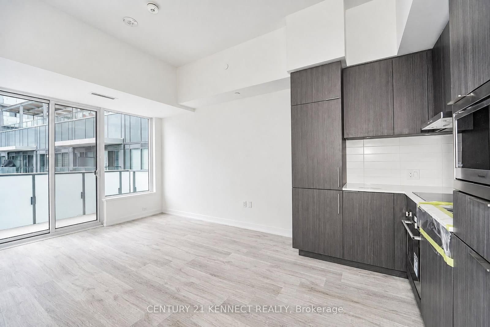7 Golden Lion Heights, Unit 826 thumbnail 18
