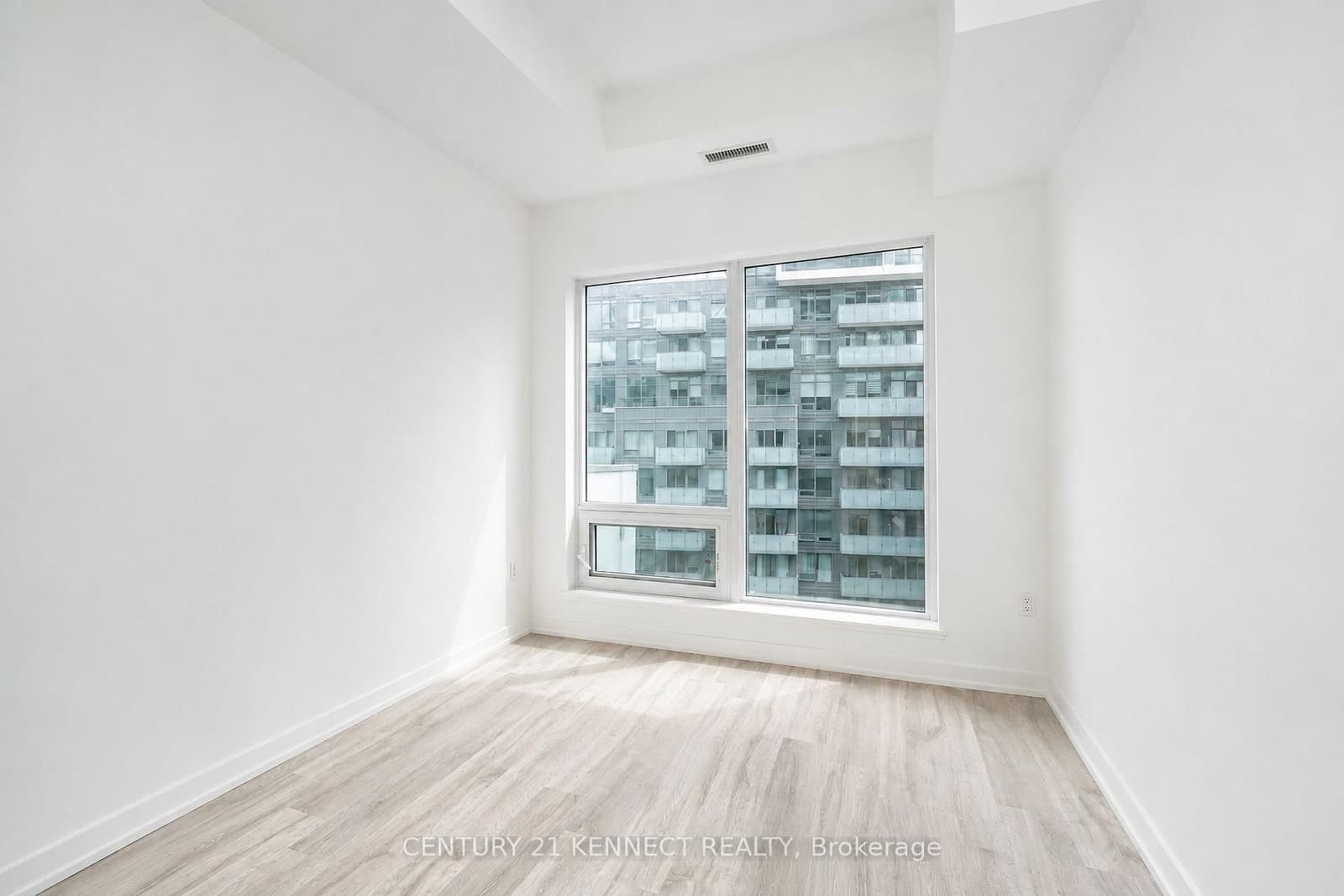 7 Golden Lion Heights, Unit 826 thumbnail 24