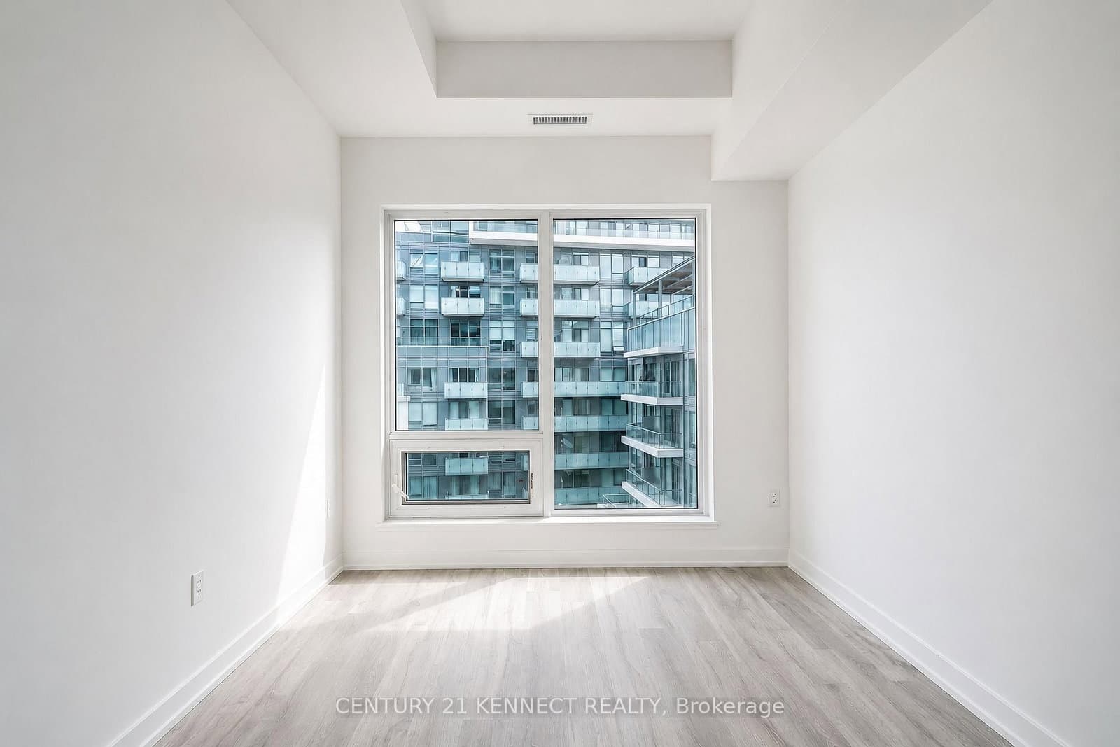 7 Golden Lion Heights, Unit 826 thumbnail 25