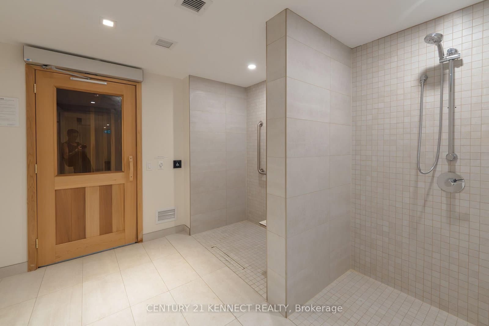 7 Golden Lion Heights, Unit 826 thumbnail 31