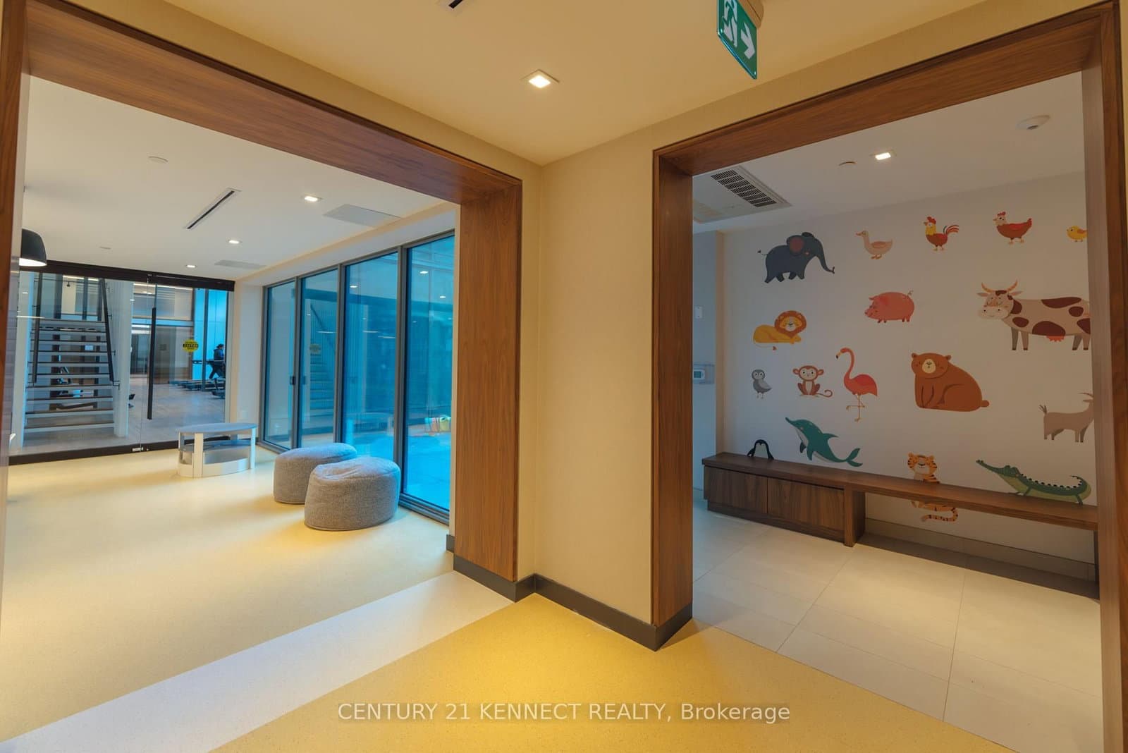 7 Golden Lion Heights, Unit 826 thumbnail 32