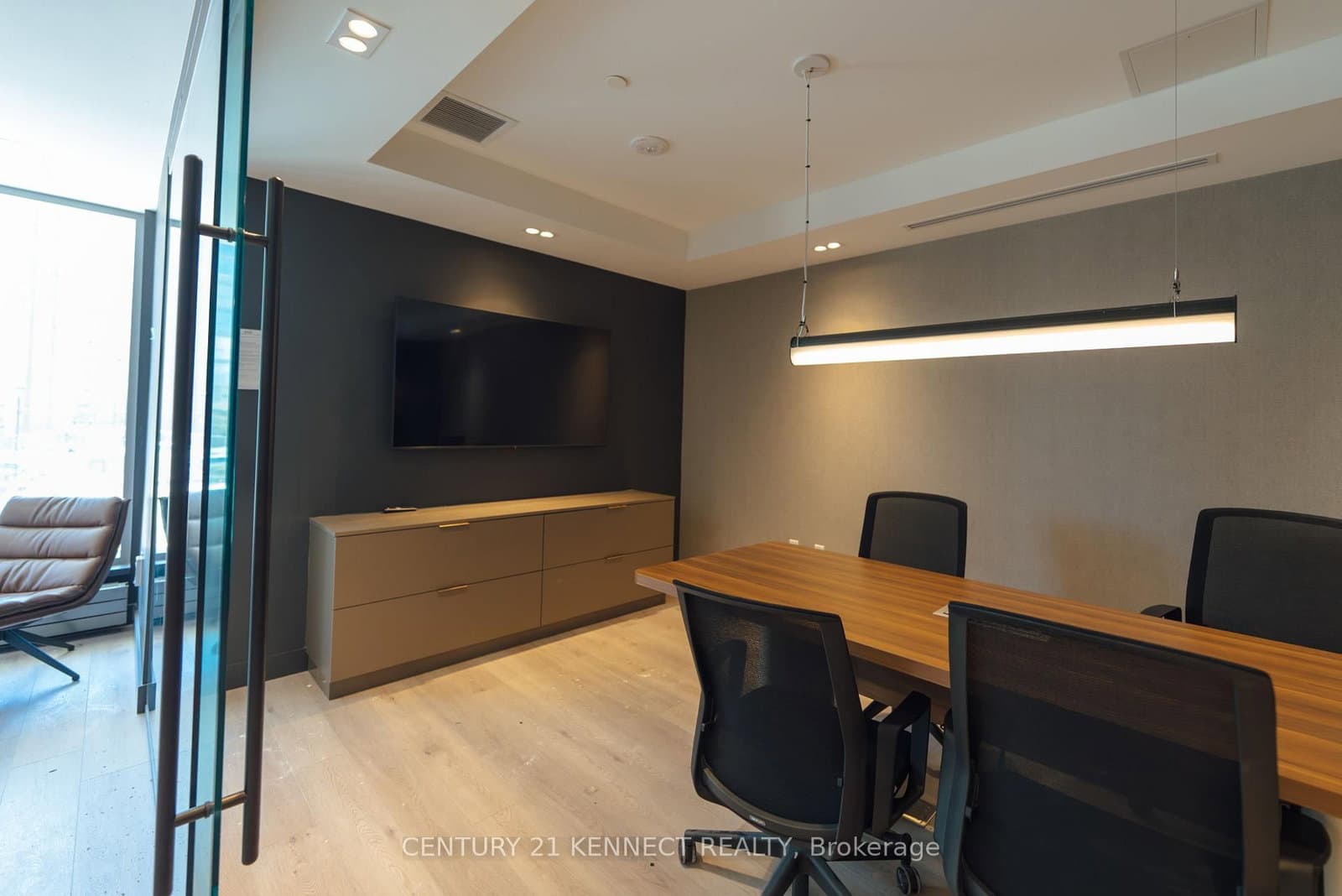 7 Golden Lion Heights, Unit 826 thumbnail 33