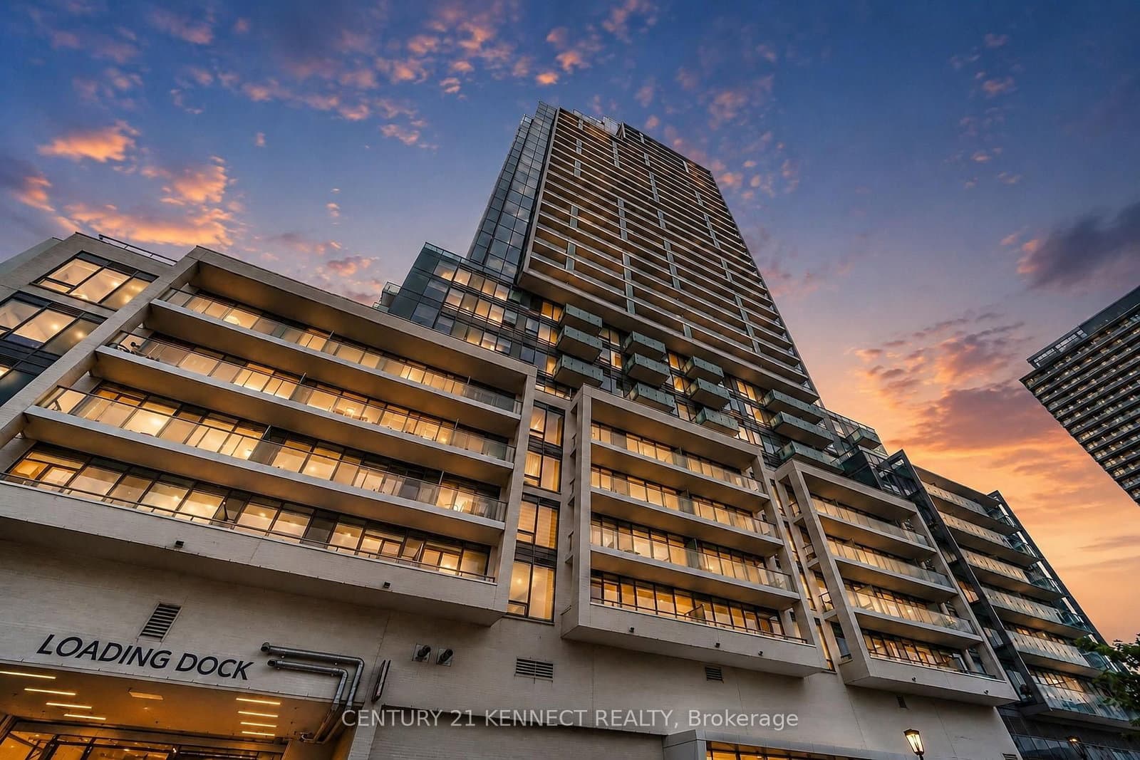 7 Golden Lion Heights, Unit 826 thumbnail 4