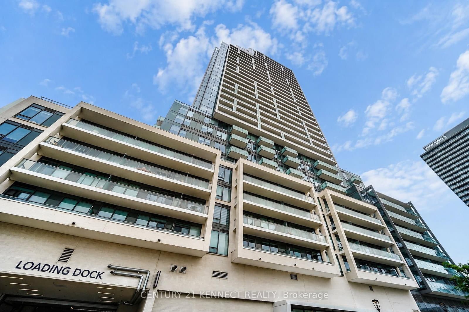 7 Golden Lion Heights, Unit 826 thumbnail 8