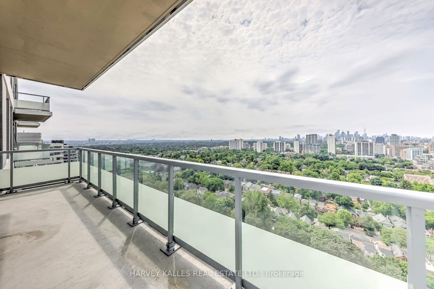 50 Dunfield Avenue, Unit LPH19 thumbnail 27