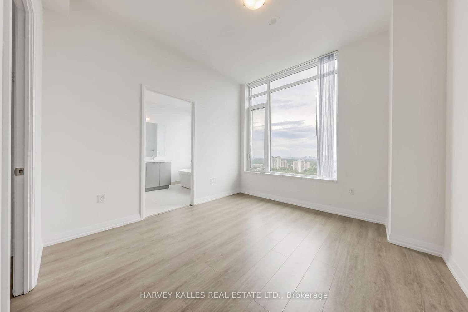 50 Dunfield Avenue, Unit LPH19 thumbnail 9
