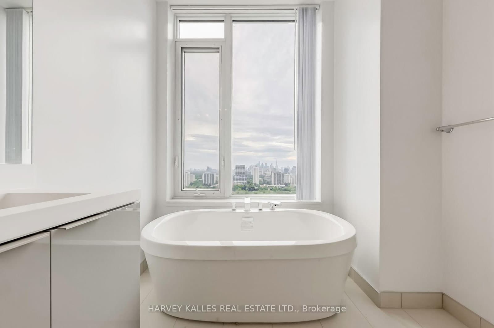 50 Dunfield Avenue, Unit LPH19 thumbnail 14