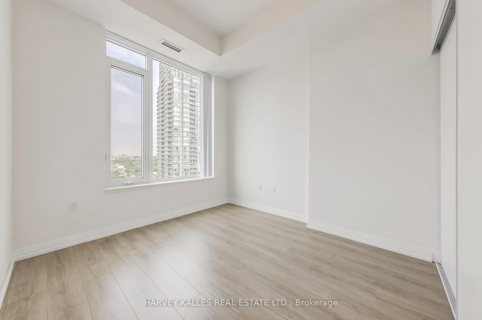 50 Dunfield Avenue, Unit LPH19 thumbnail 16