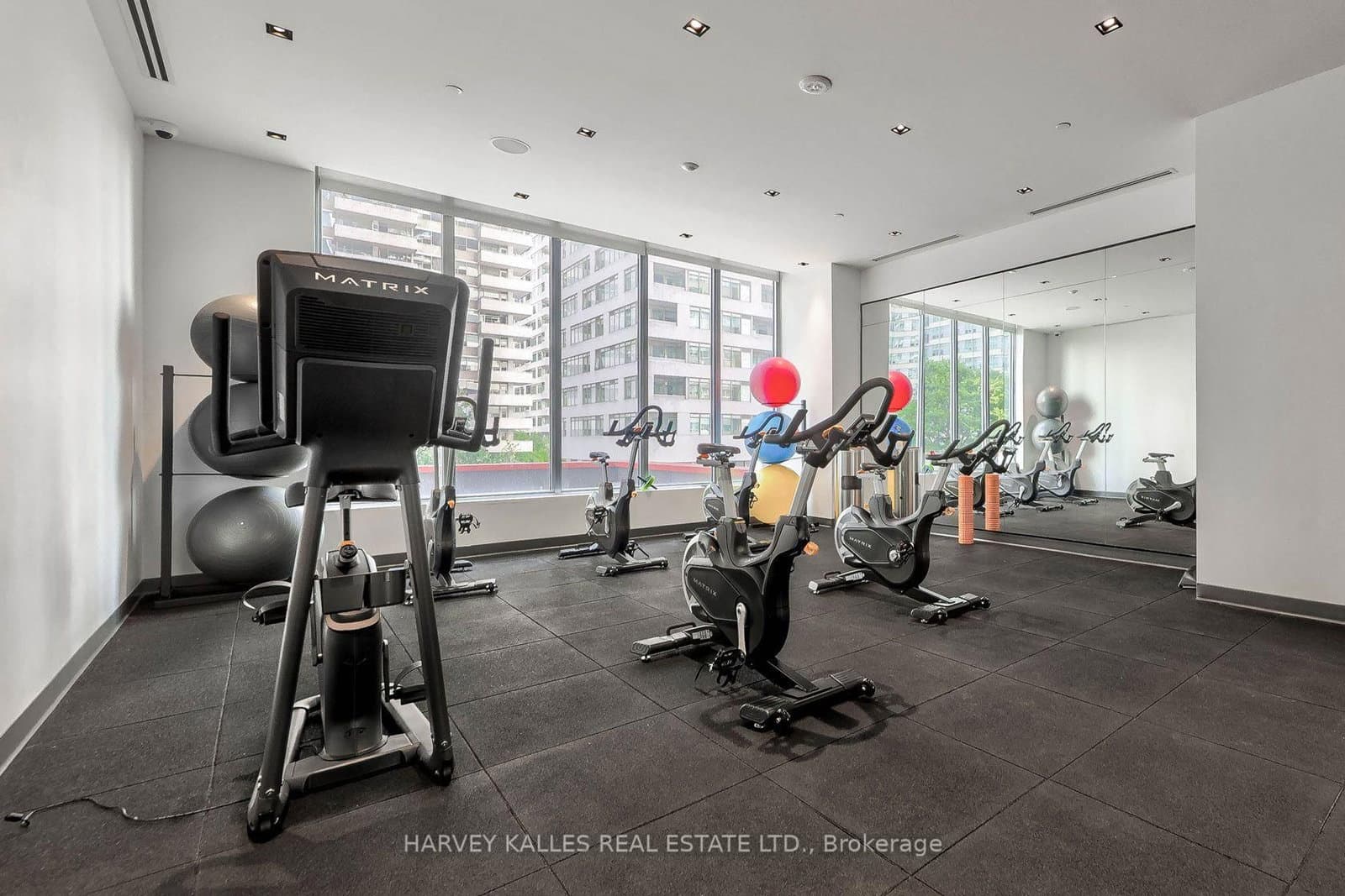 50 Dunfield Avenue, Unit LPH19 thumbnail 29
