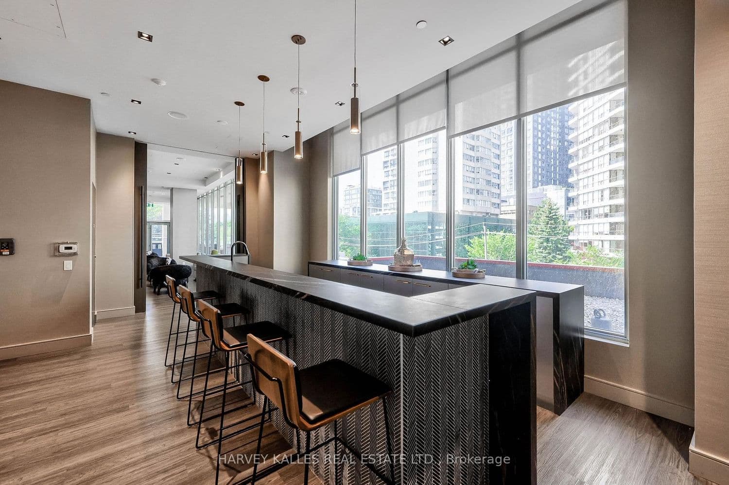 50 Dunfield Avenue, Unit LPH19 thumbnail 37