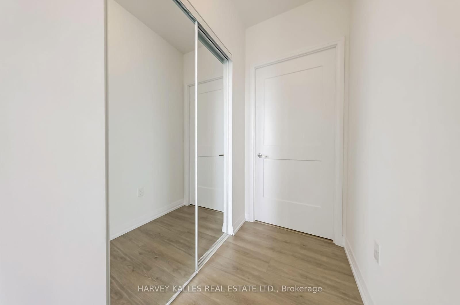 50 Dunfield Avenue, Unit LPH19 thumbnail 4