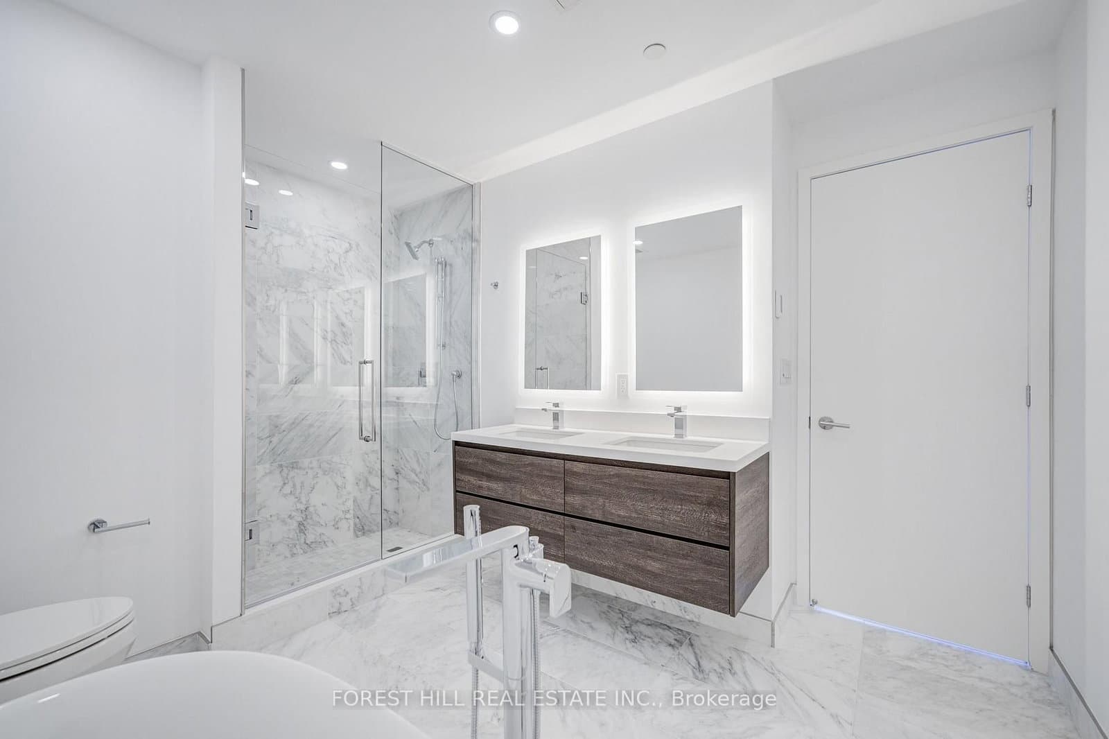 1315 BAY Street, Unit 2202 thumbnail 11