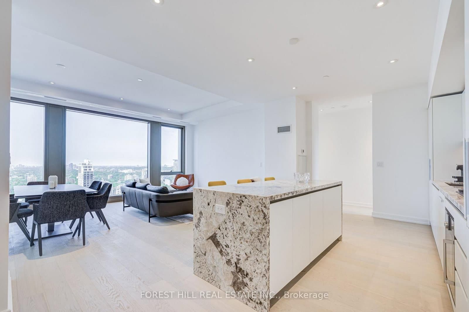 1315 BAY Street, Unit 2202 thumbnail 2