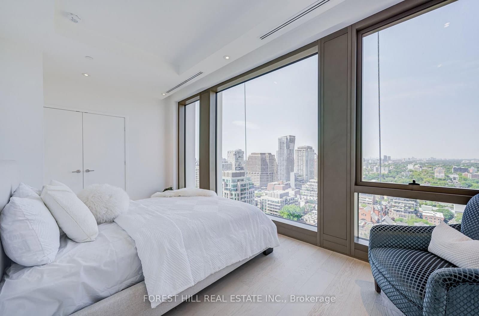 1315 BAY Street, Unit 2202 thumbnail 9