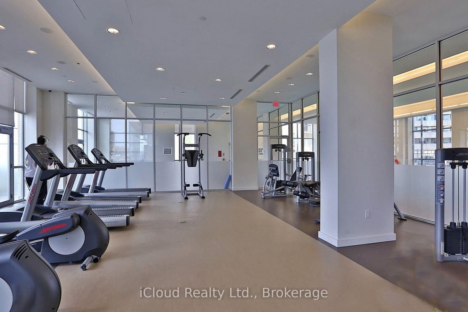 70 Forest Manor Road, Unit 311 thumbnail 3