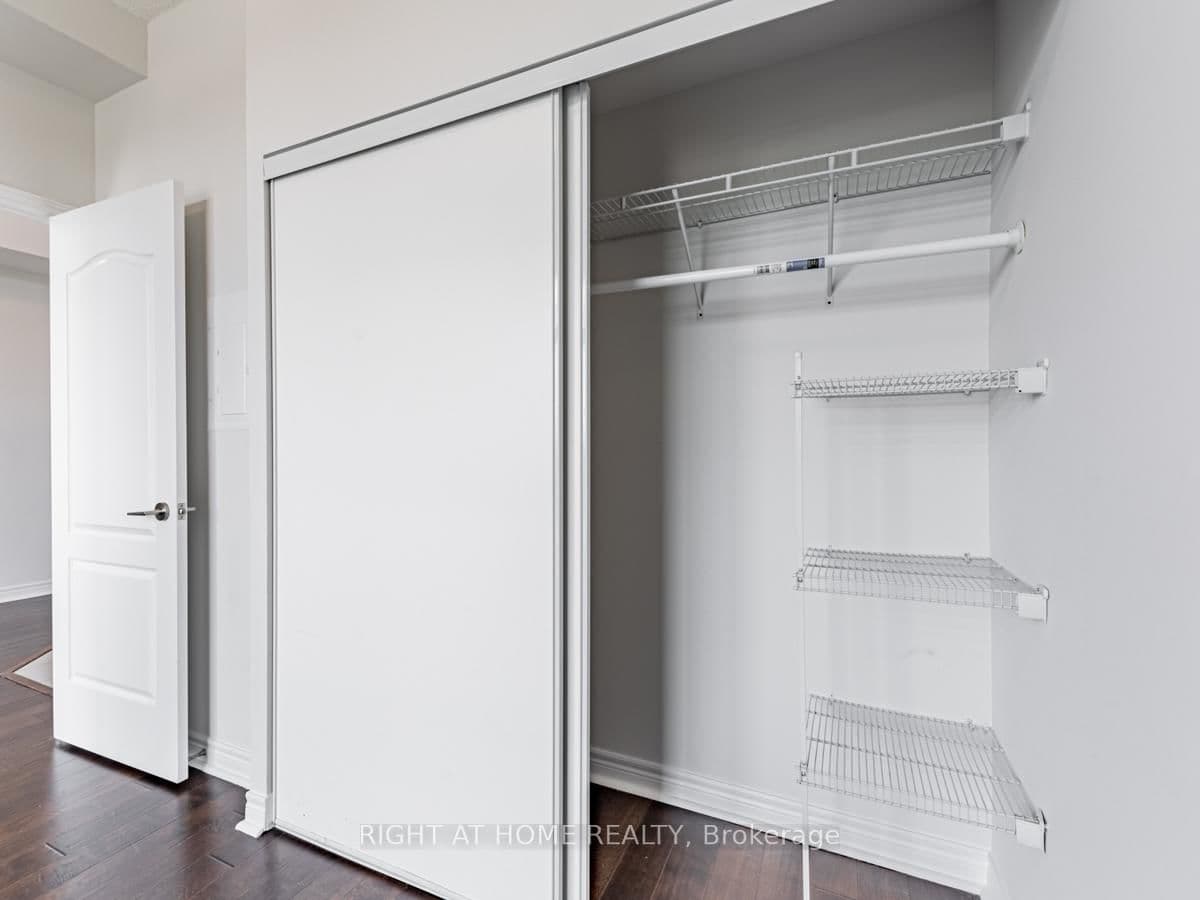 2756 Old Leslie Street, Unit 1008 thumbnail 11