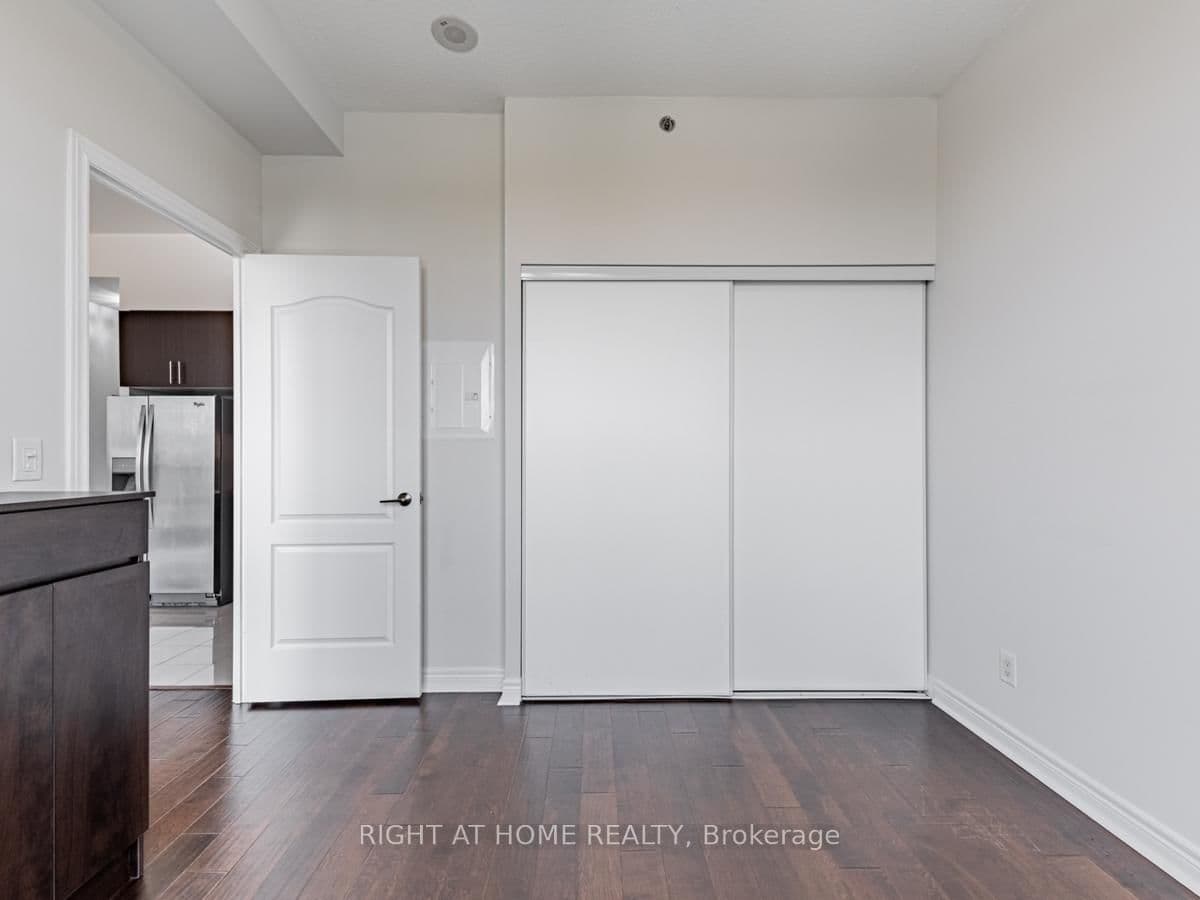 2756 Old Leslie Street, Unit 1008 thumbnail 12