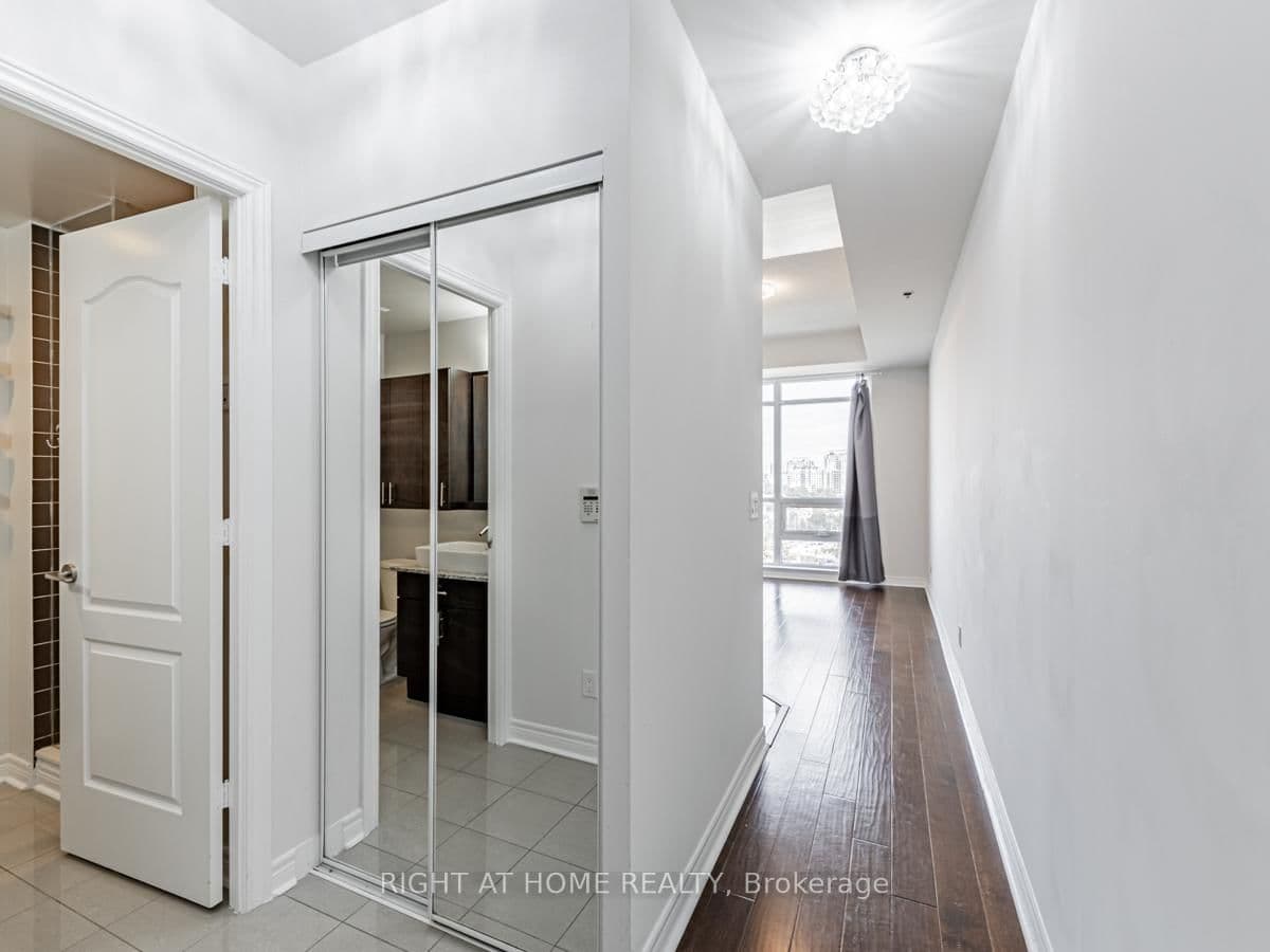 2756 Old Leslie Street, Unit 1008 thumbnail 3
