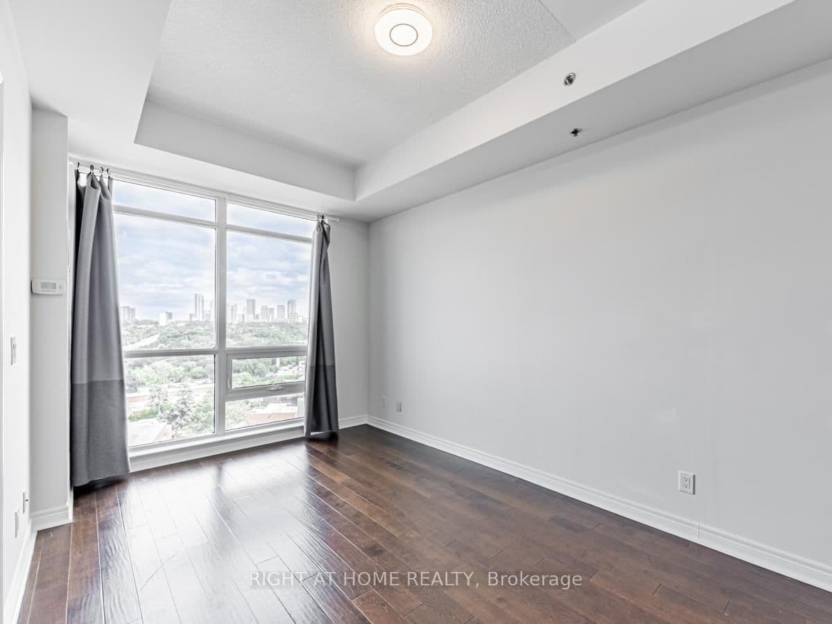 2756 Old Leslie Street, Unit 1008 thumbnail 5