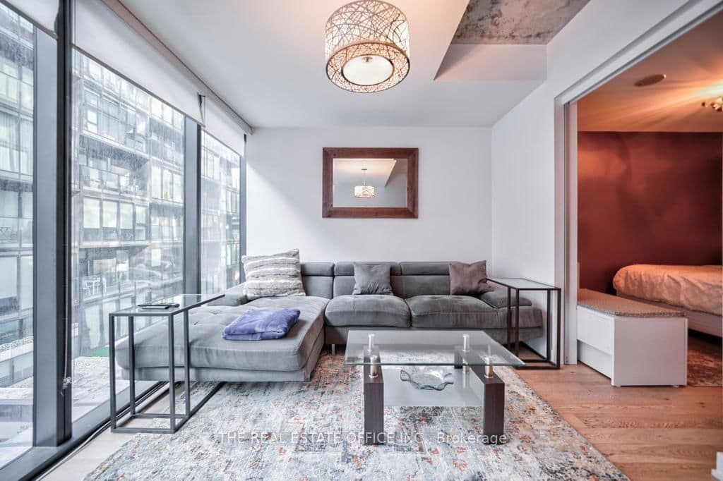629 King Street W, Unit 331 thumbnail 2