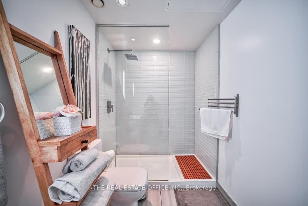 629 King Street W, Unit 331 thumbnail 29