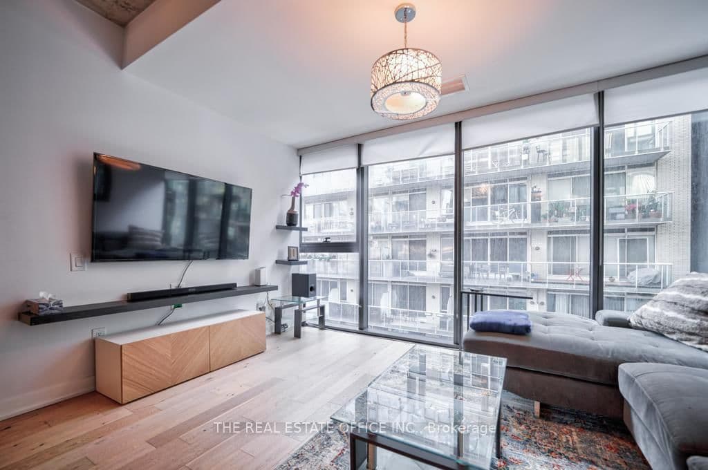 629 King Street W, Unit 331 thumbnail 4
