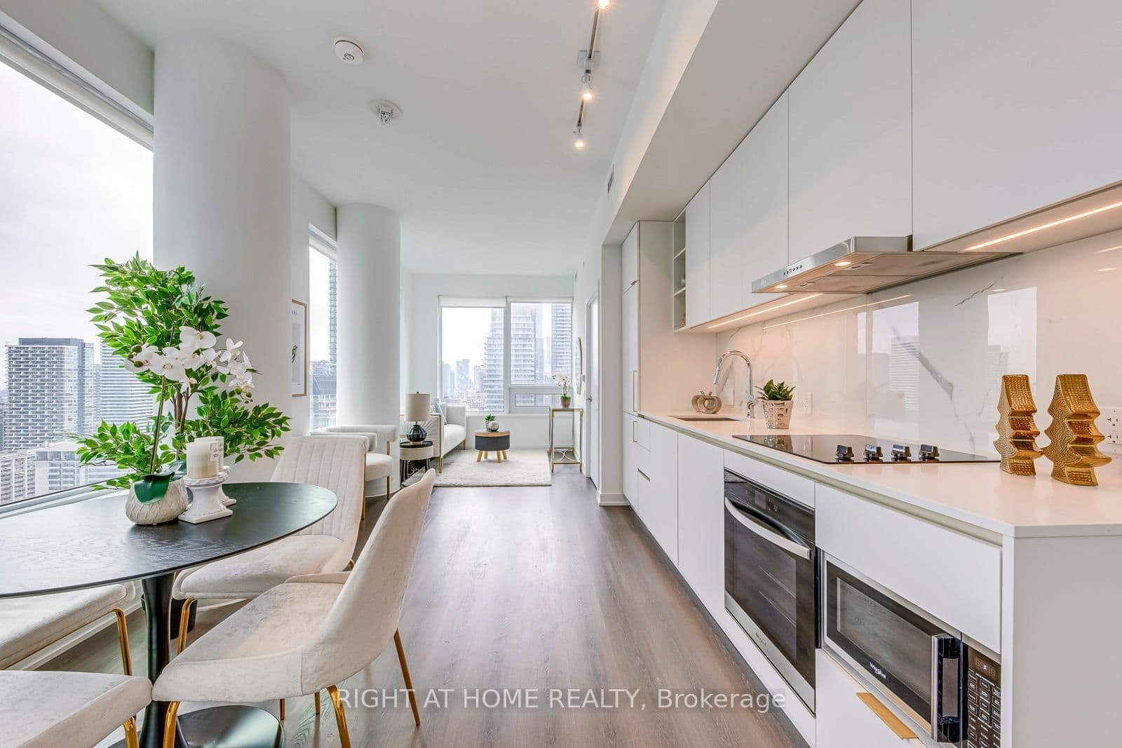 8 Wellesley Street W, Unit 3112 thumbnail 10