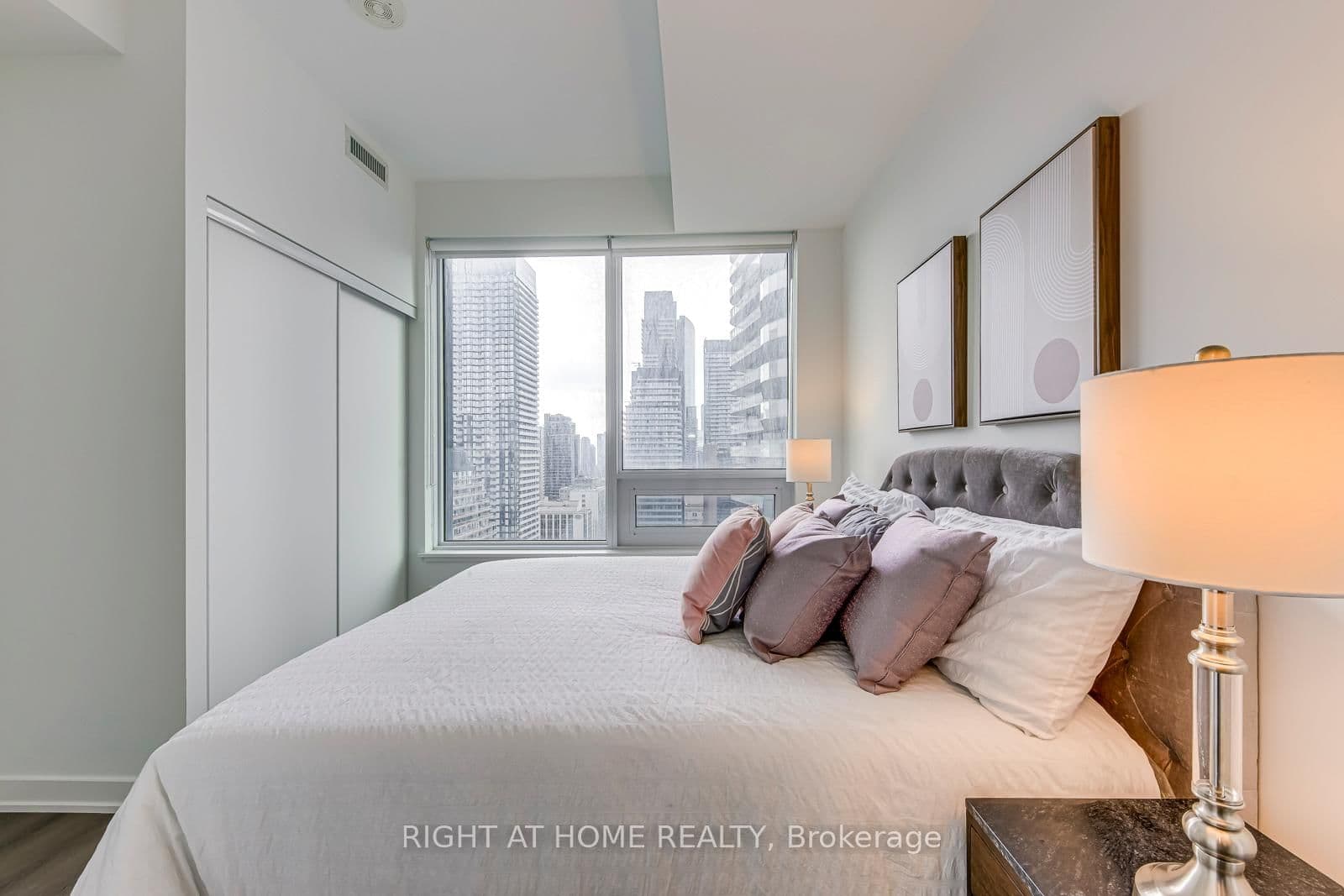 8 Wellesley Street W, Unit 3112 thumbnail 20