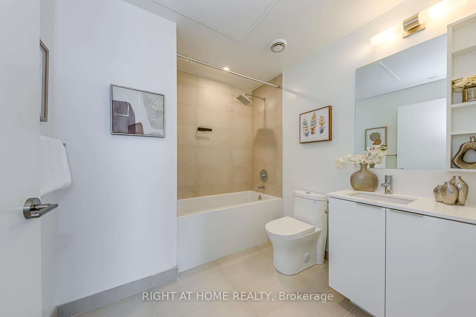 8 Wellesley Street W, Unit 3112 thumbnail 22