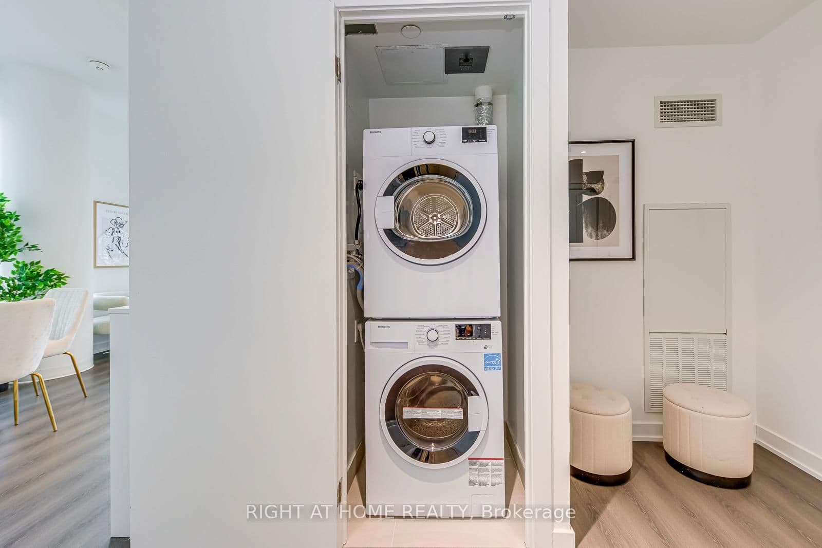 8 Wellesley Street W, Unit 3112 thumbnail 28