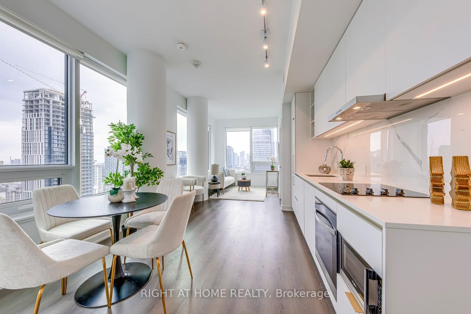 8 Wellesley Street W, Unit 3112 thumbnail 9