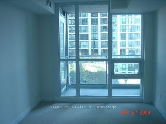 18 Harbour Street, Unit 706 thumbnail 2