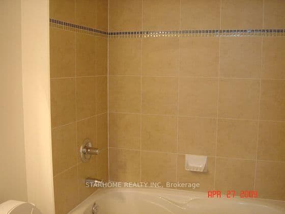 18 Harbour Street, Unit 706 thumbnail 6