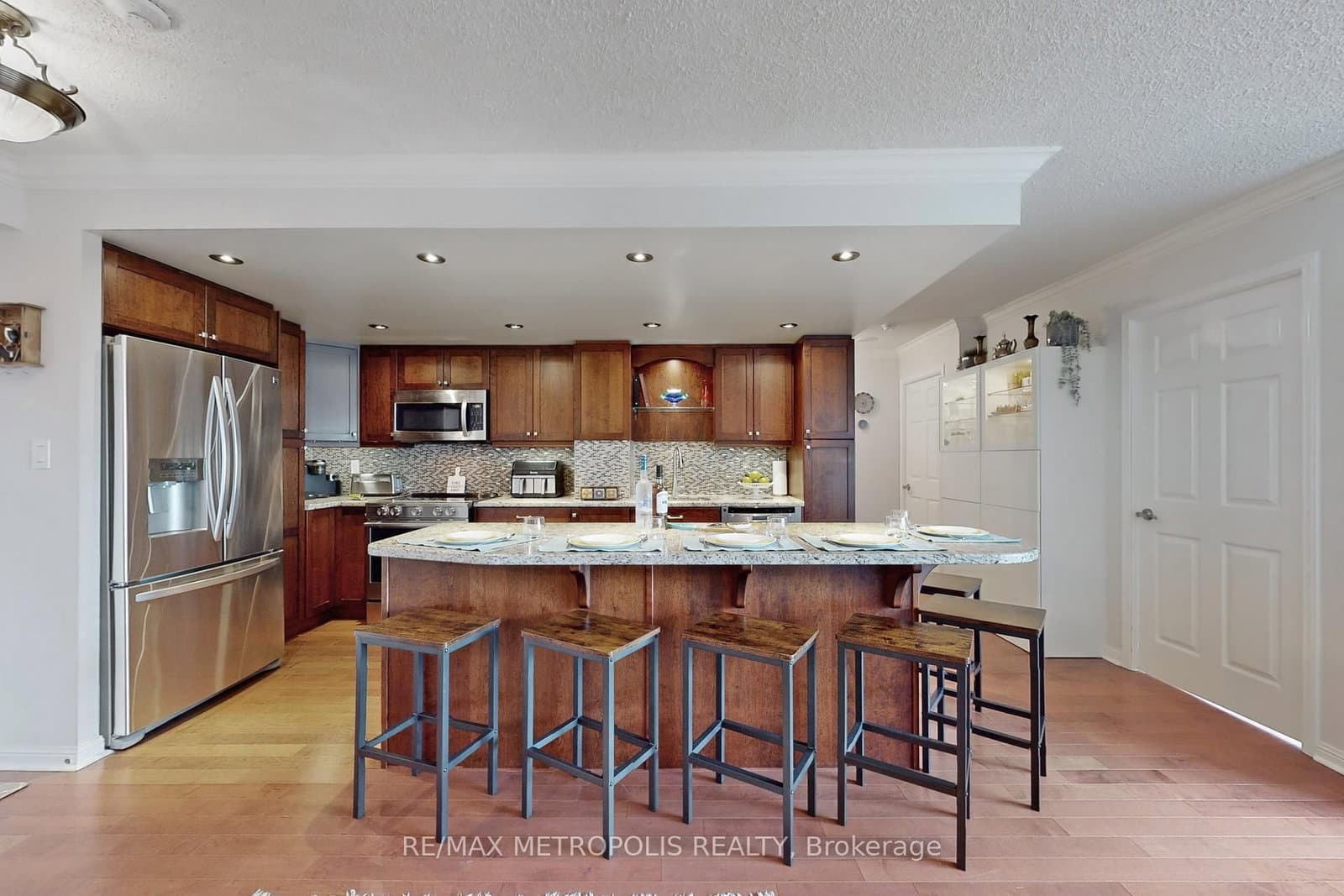 23 Lorraine Drive, Unit 1906 thumbnail 12