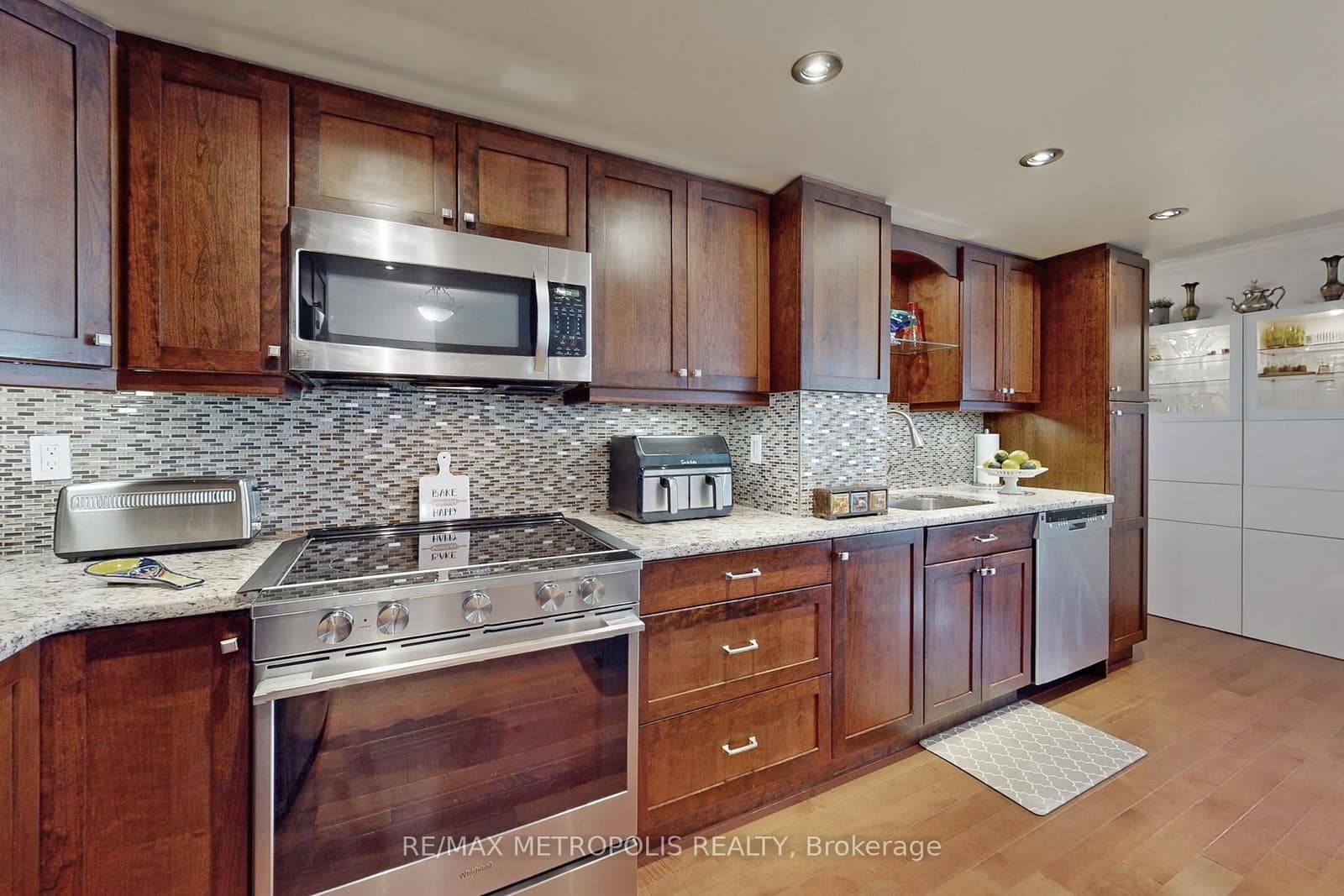23 Lorraine Drive, Unit 1906 thumbnail 14