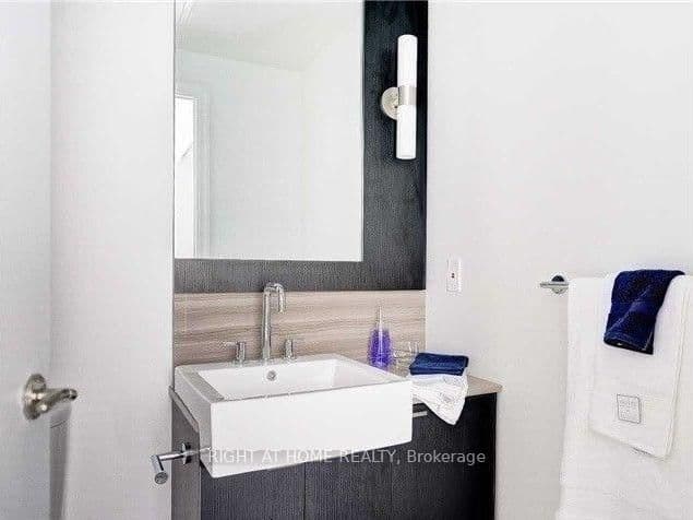 88 Blue Jays Way, Unit 1111 thumbnail 16