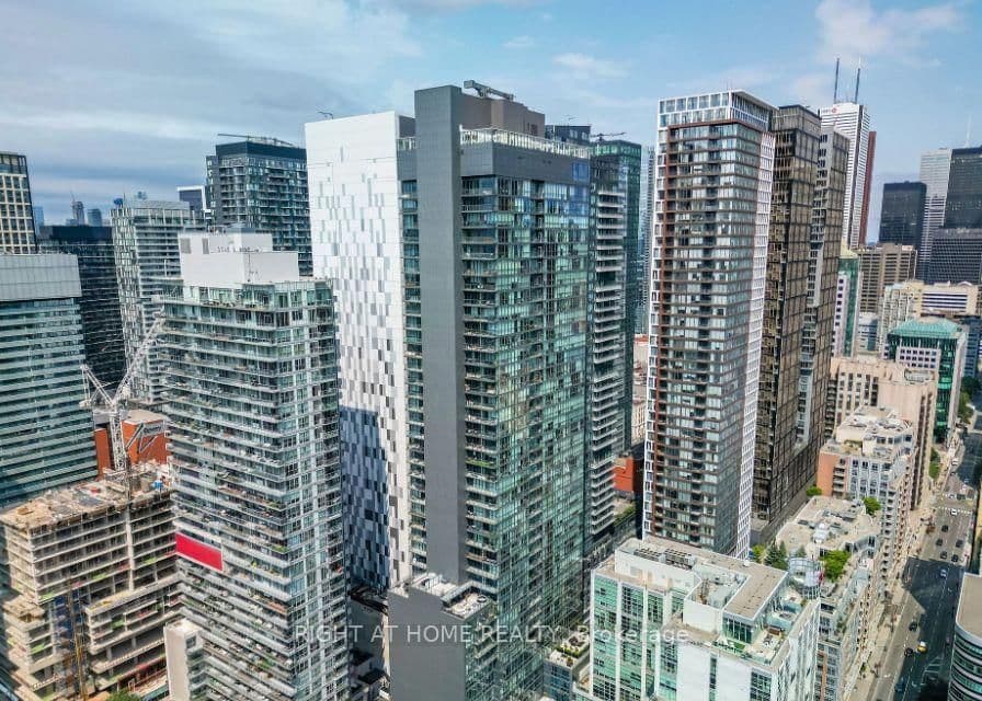 88 Blue Jays Way, Unit 1111 thumbnail 18