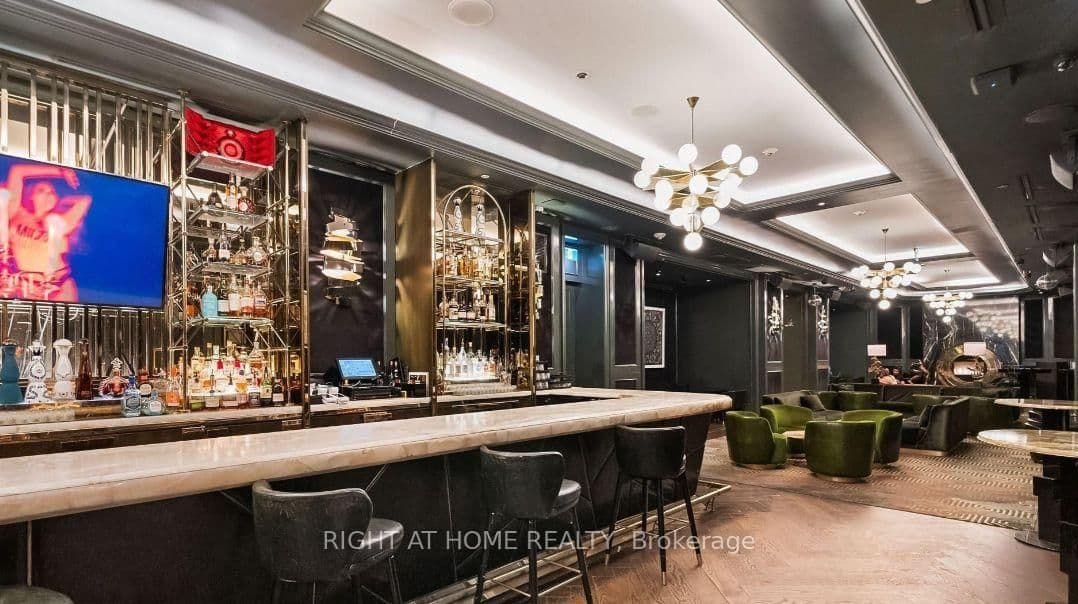 88 Blue Jays Way, Unit 1111 thumbnail 26