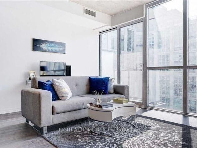 88 Blue Jays Way, Unit 1111 thumbnail 4
