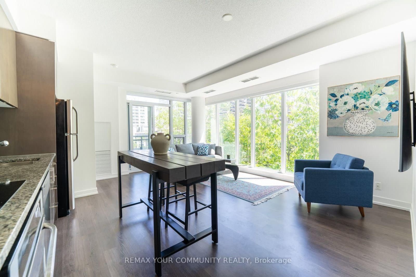 98 Lillian Street, Unit 312 thumbnail 6