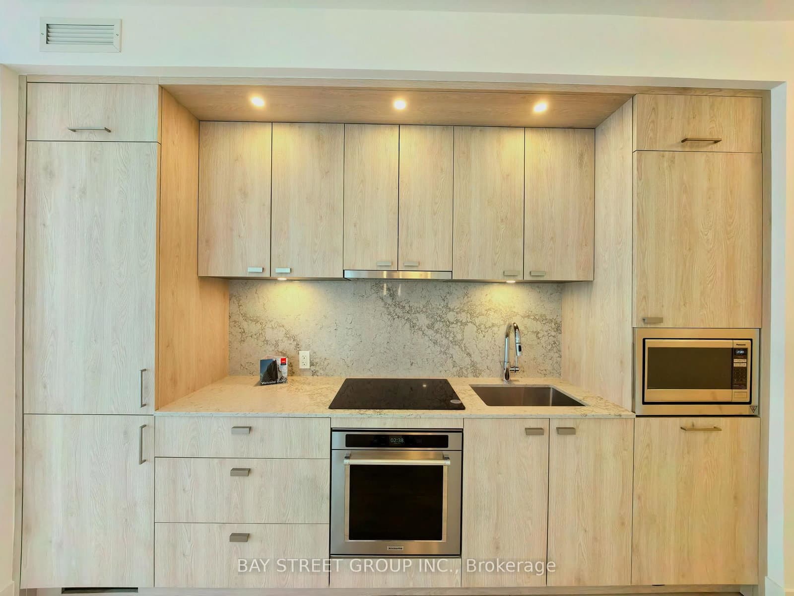 10 Inn on the park Drive, Unit 2205 thumbnail 3