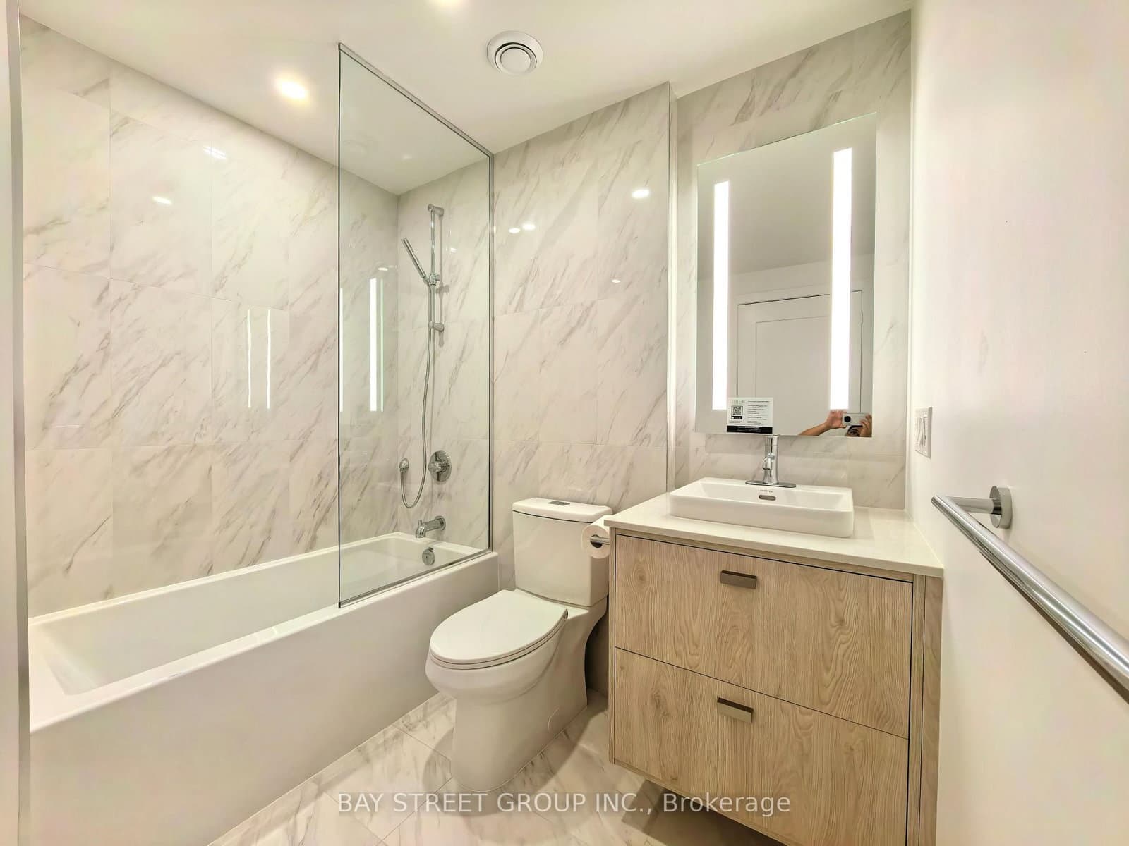 10 Inn on the park Drive, Unit 2205 thumbnail 6