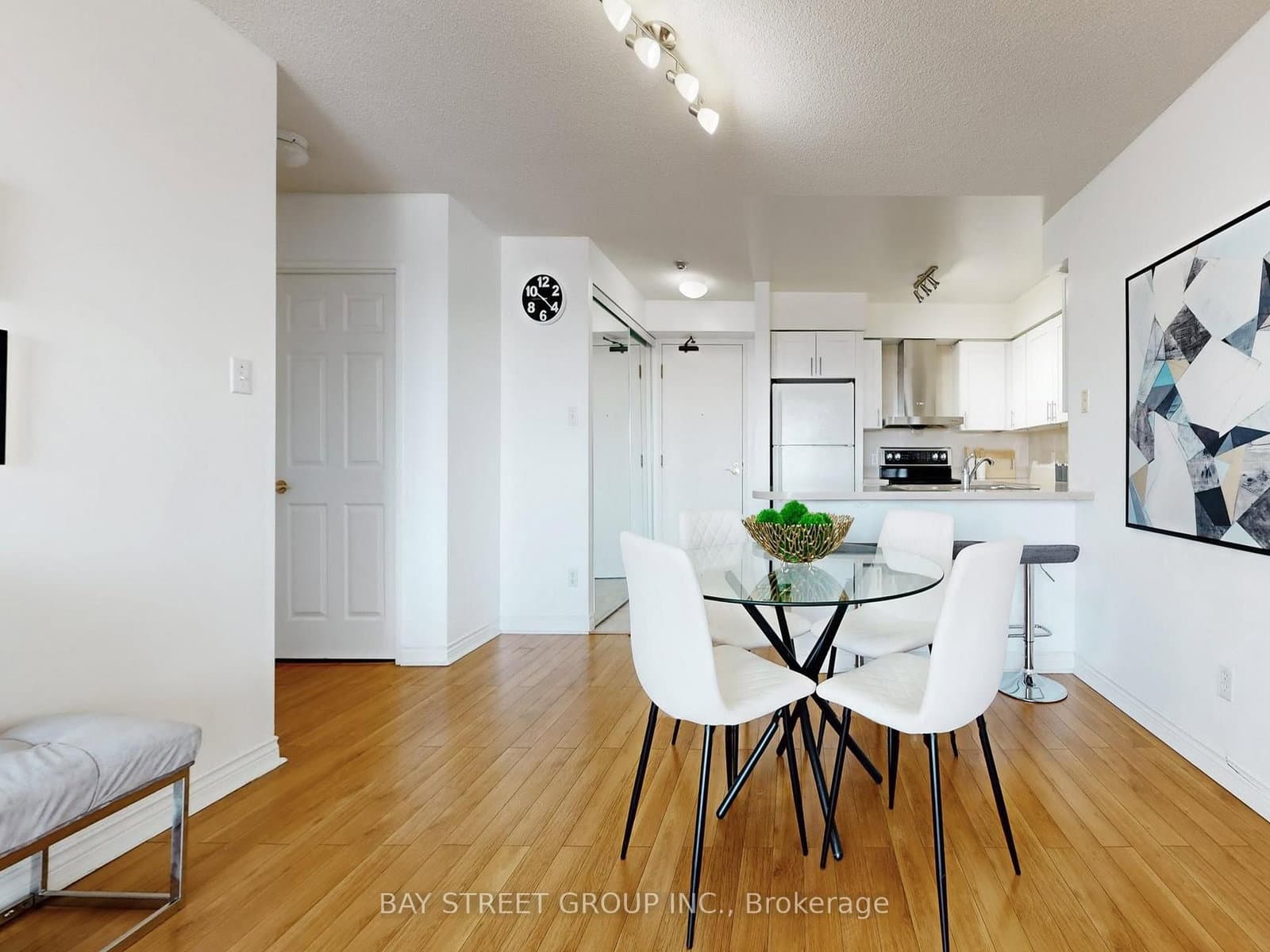 260 Doris Avenue, Unit 906 thumbnail 16