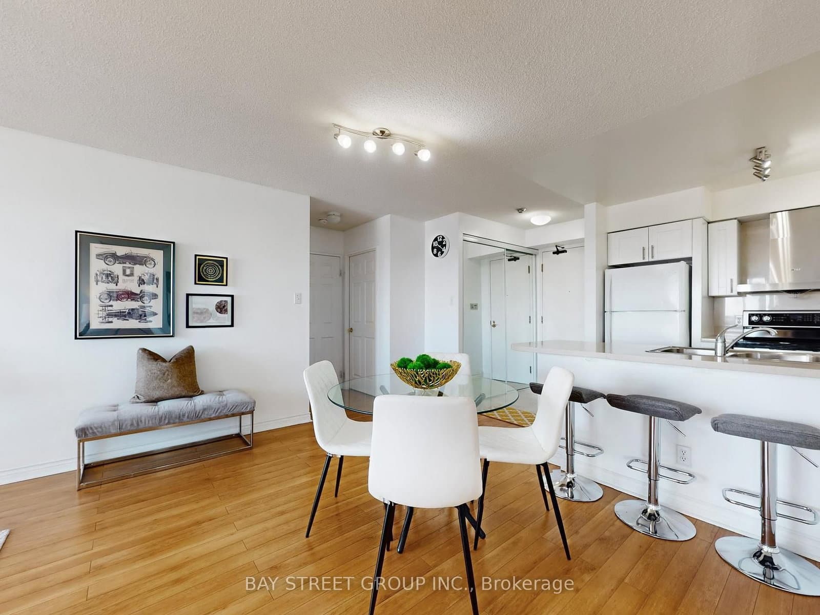 260 Doris Avenue, Unit 906 thumbnail 18